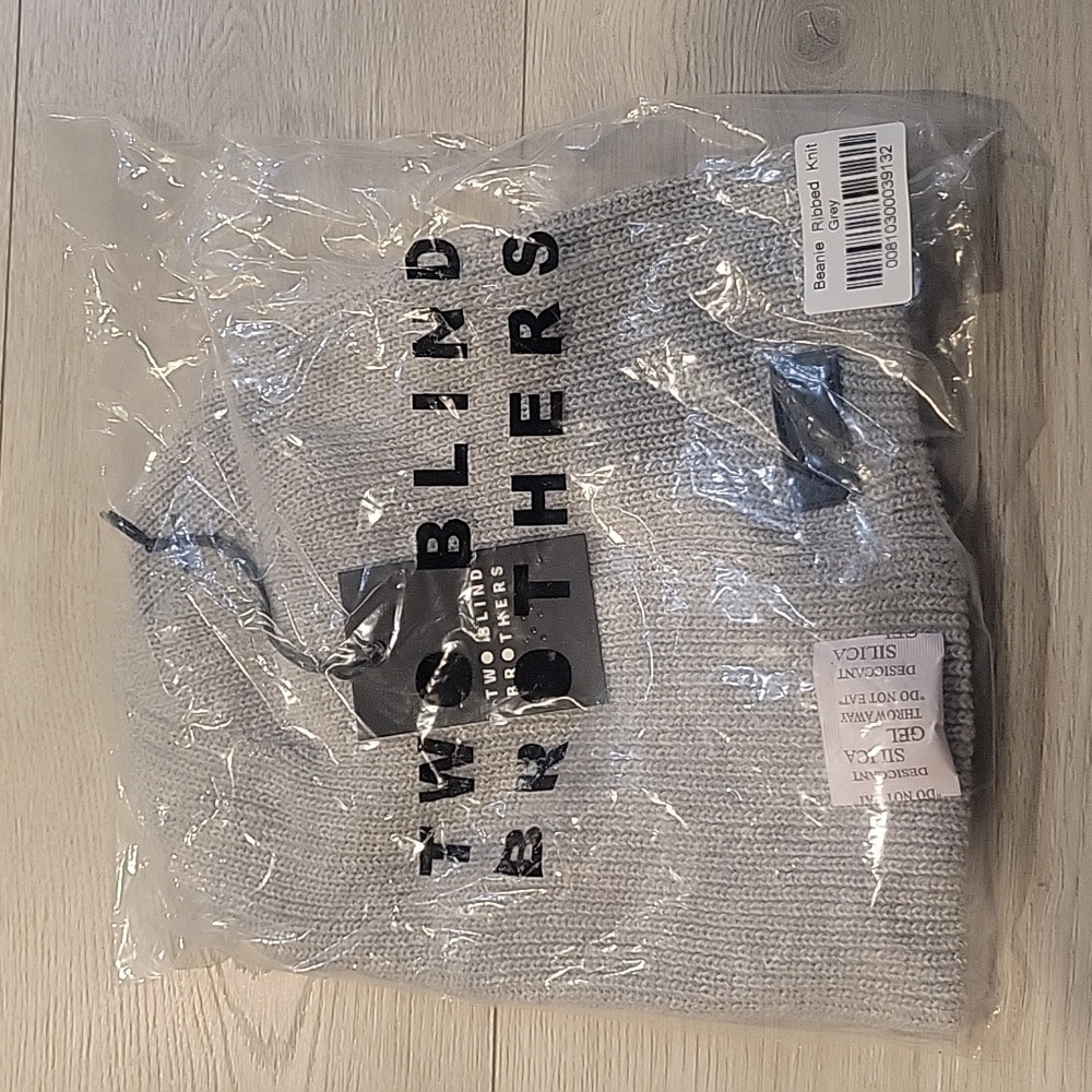 Two Blind Brothers Unisex Ribbed Knit Brail Patch Beanie Hat Gray One Size NWT